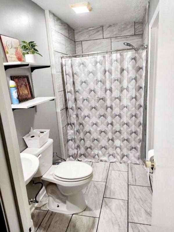 Quiet Comfort Room Near Shopping And Attractions Файетвил Екстериор снимка