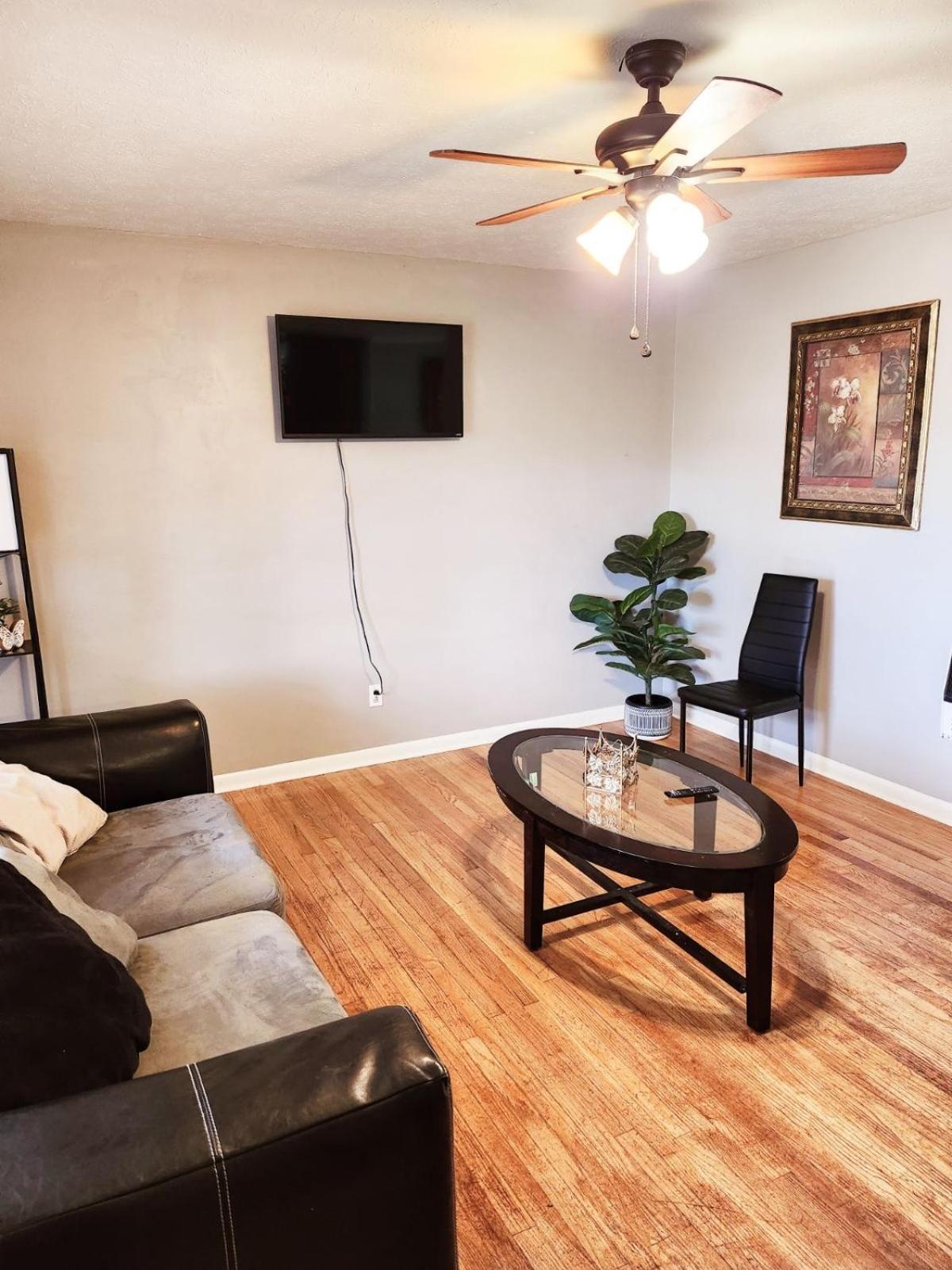 Quiet Comfort Room Near Shopping And Attractions Файетвил Екстериор снимка