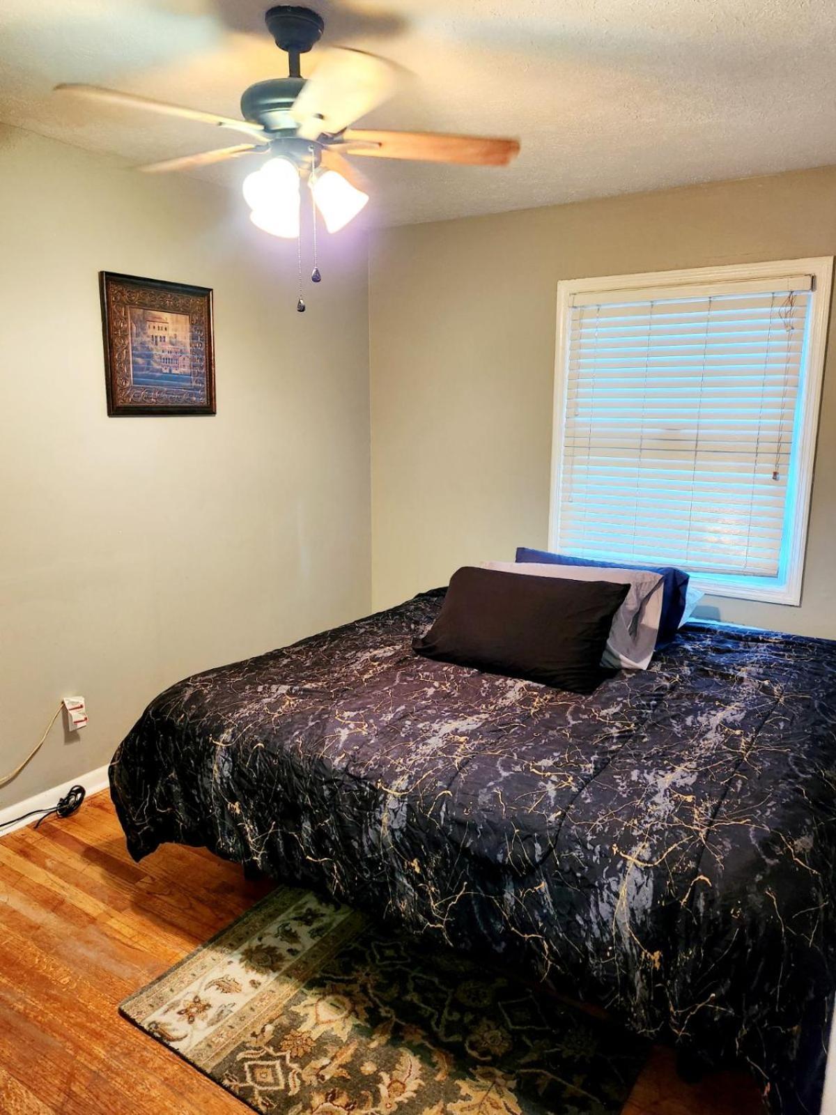 Quiet Comfort Room Near Shopping And Attractions Файетвил Екстериор снимка